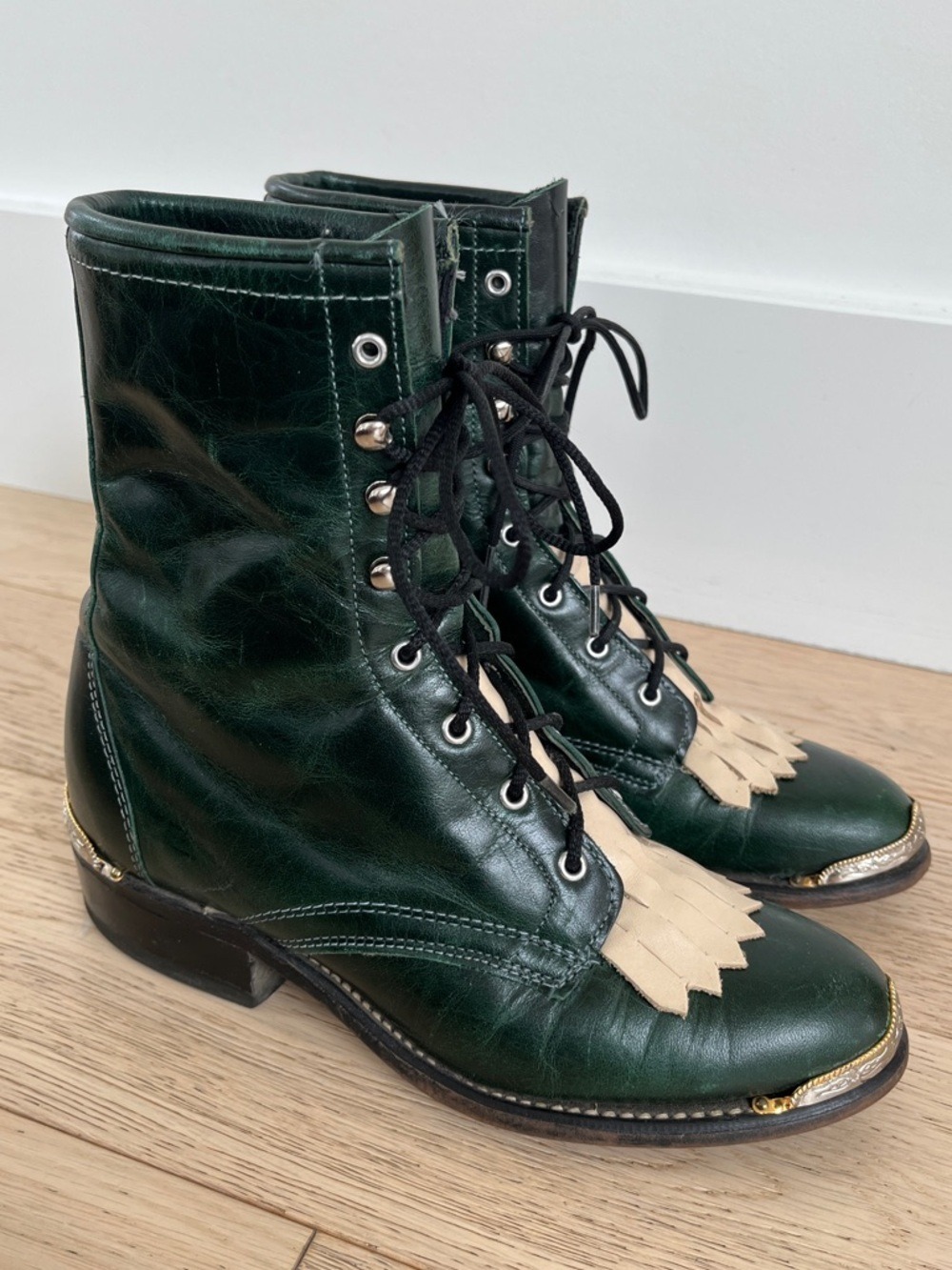 VINTAGE Laredo Lace Up Western Roper Boot Kiltie Two Tone Grannycore Prairie